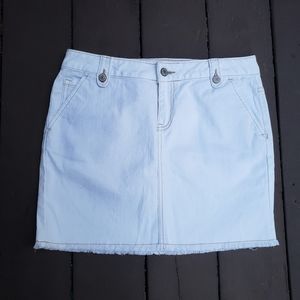 Gap Outlet Raw Hem White Denim Skirt Size 4 NWOT